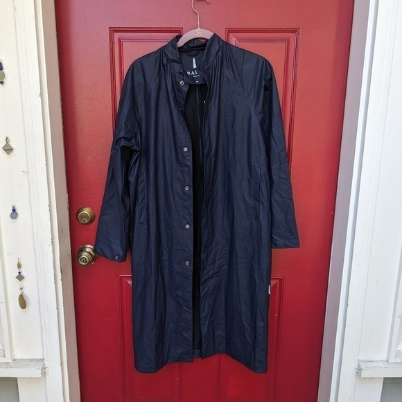 Rains Longline Rain Jacket In Navy - Picture 1 of 4